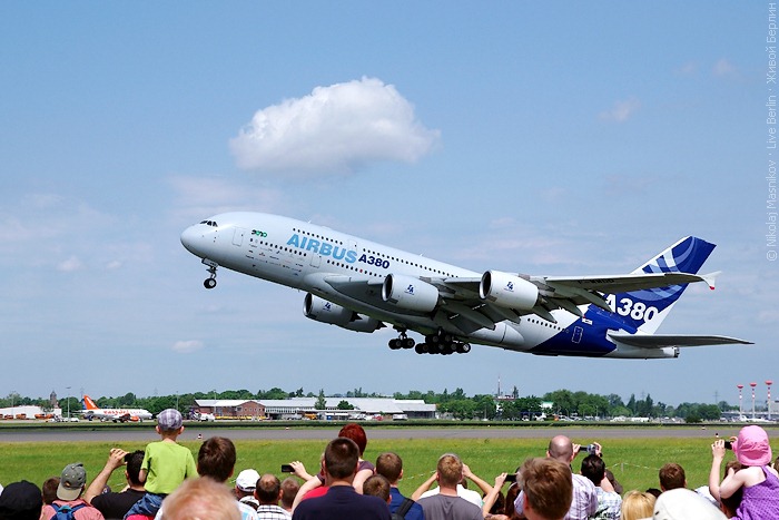 Airbus A380 на авиа-шоу ILA 2010 
