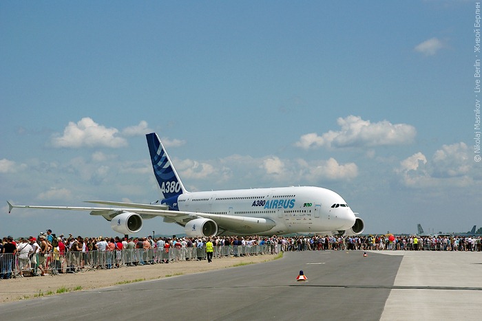 Airbus A380 на авиа-шоу ILA 2010