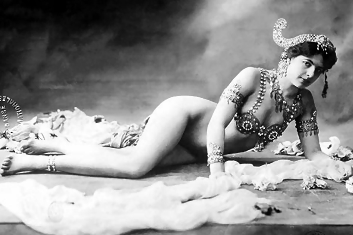 мумифицированная голая девушка (100) фото